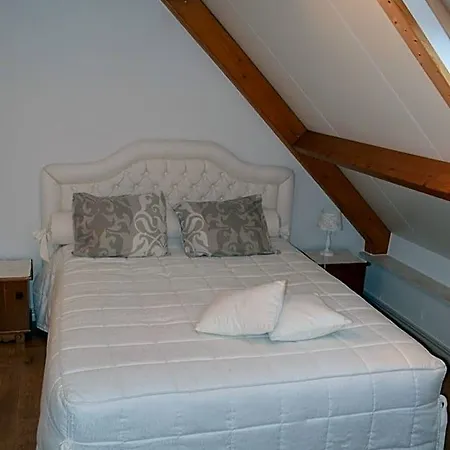 Huize Ouwervelden Bed & Breakfast 2*